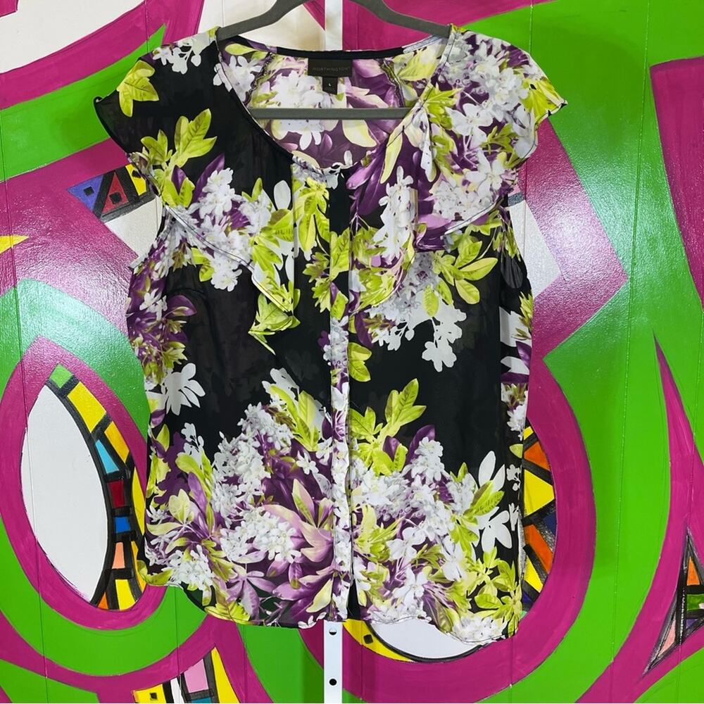 Worthington, Floral Sheer Button Down Blouse. Size Large. Excellent condition!